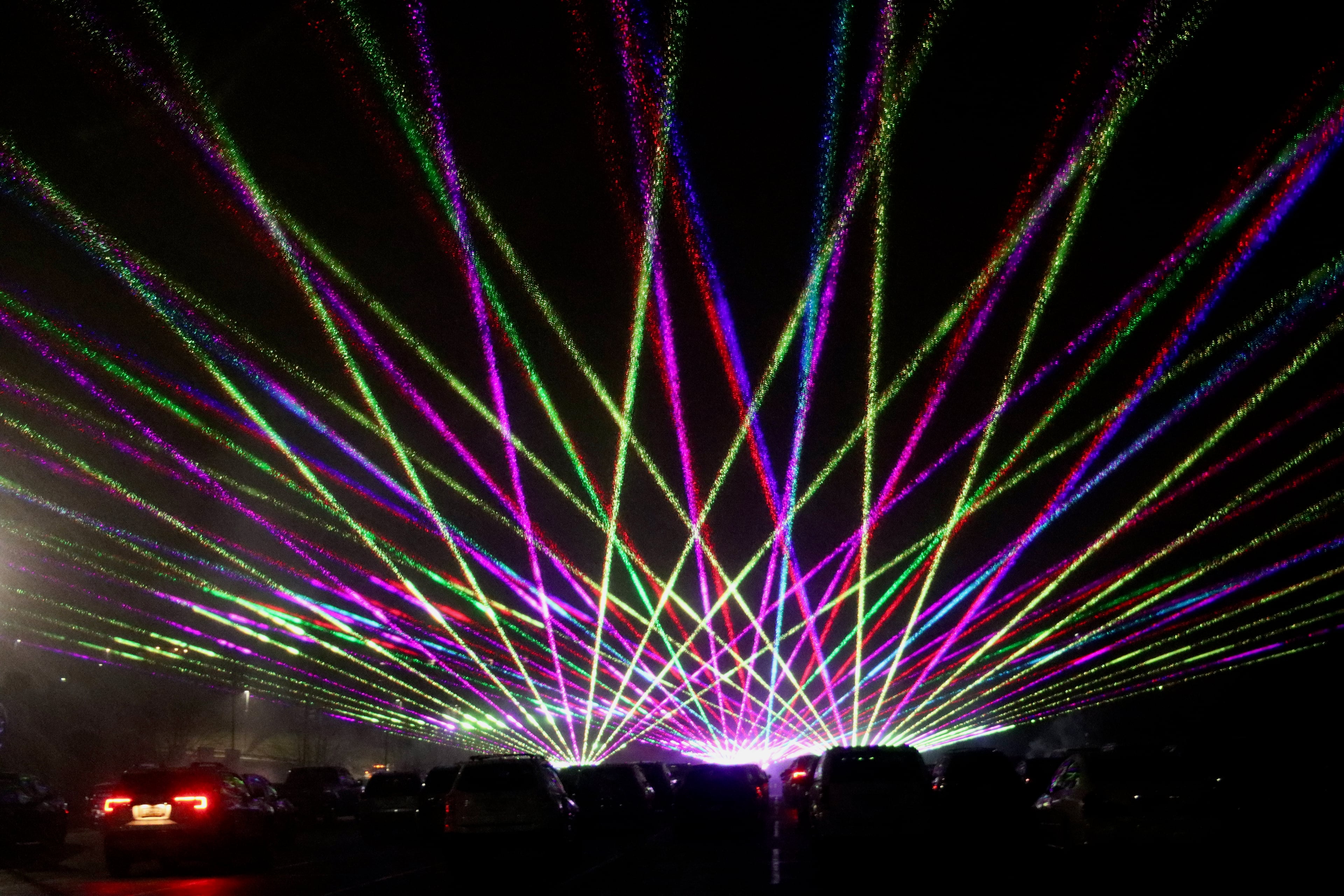 Laser show in rain/snow - Image 1